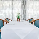 Jadran מלון