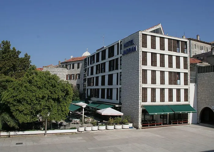 亚德兰希贝尼克酒店 3*