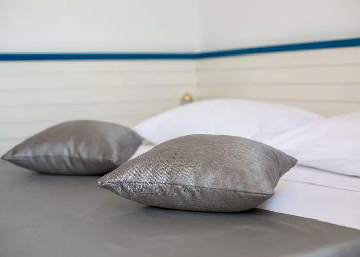 亚德兰希贝尼克酒店 3* 希贝尼克