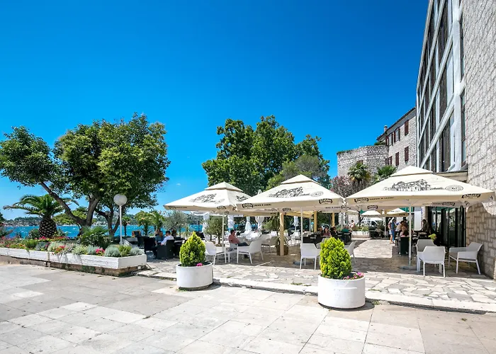 亚德兰希贝尼克酒店 酒店 希贝尼克