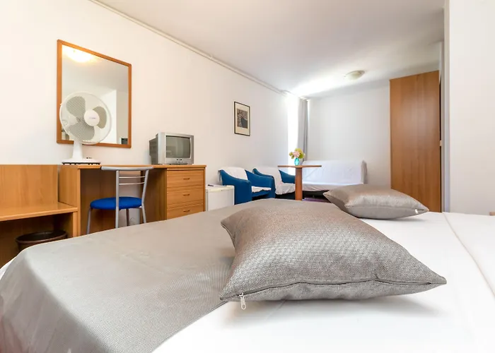 亚德兰希贝尼克酒店 希贝尼克