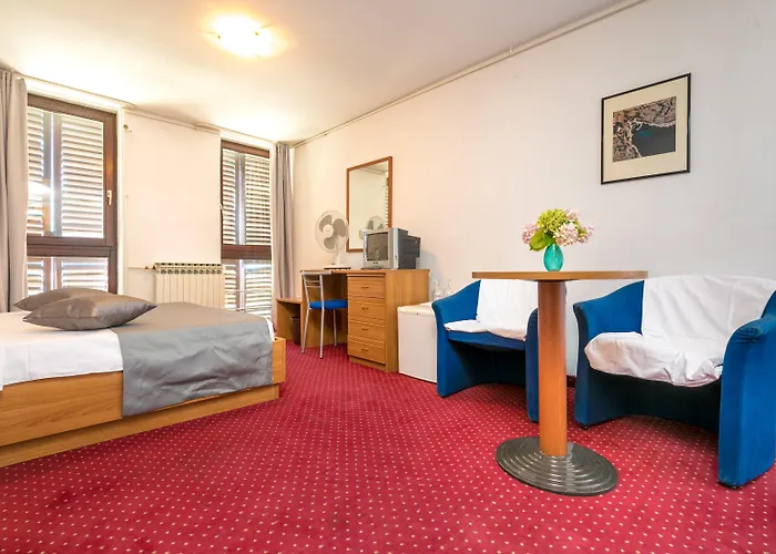 亚德兰希贝尼克酒店 酒店