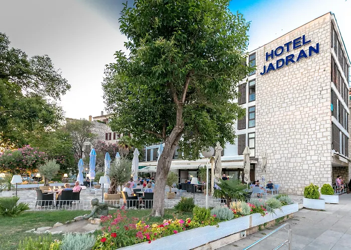ホテル Jadran シベニク