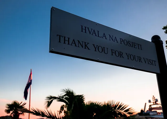 亚德兰希贝尼克酒店 酒店 3*