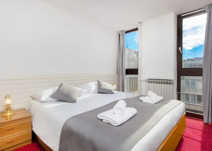 亚德兰希贝尼克酒店 酒店 希贝尼克